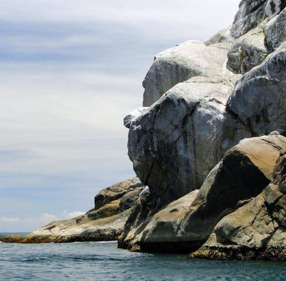 Roteiro Passeio de Barco em Arraial do Cabo - Pedra do Gorila
