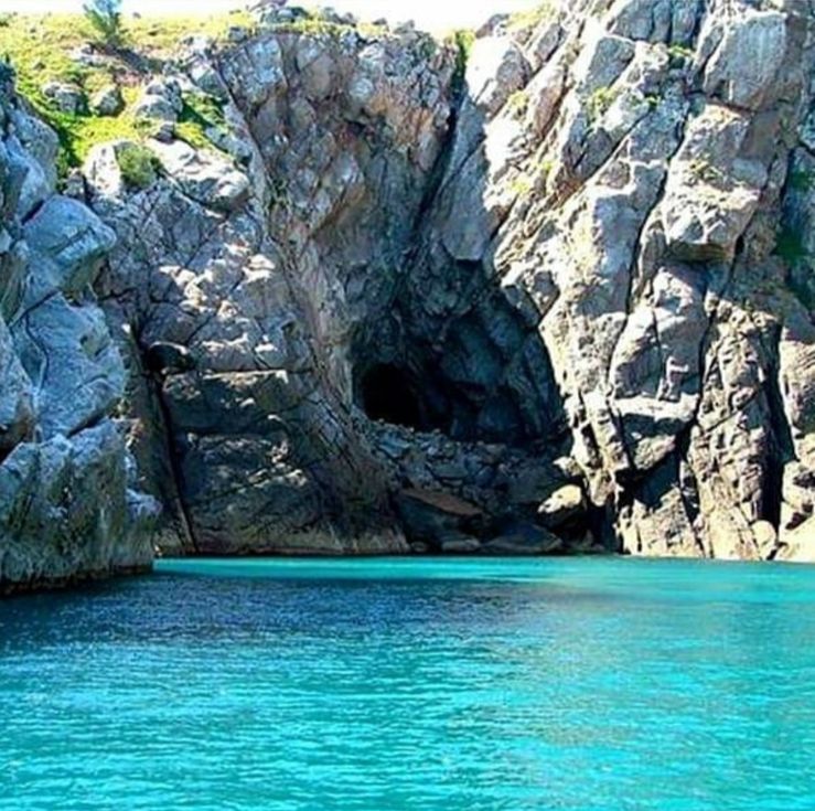 Roteiro Passeio de Barco em Arraial do Cabo - Buraco do Meteoro